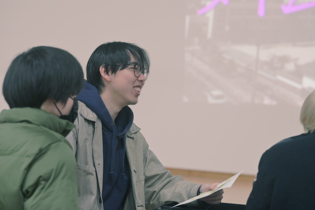 笠岡市立小学校 平成20年度卒業生 タイムカプセルの開封式